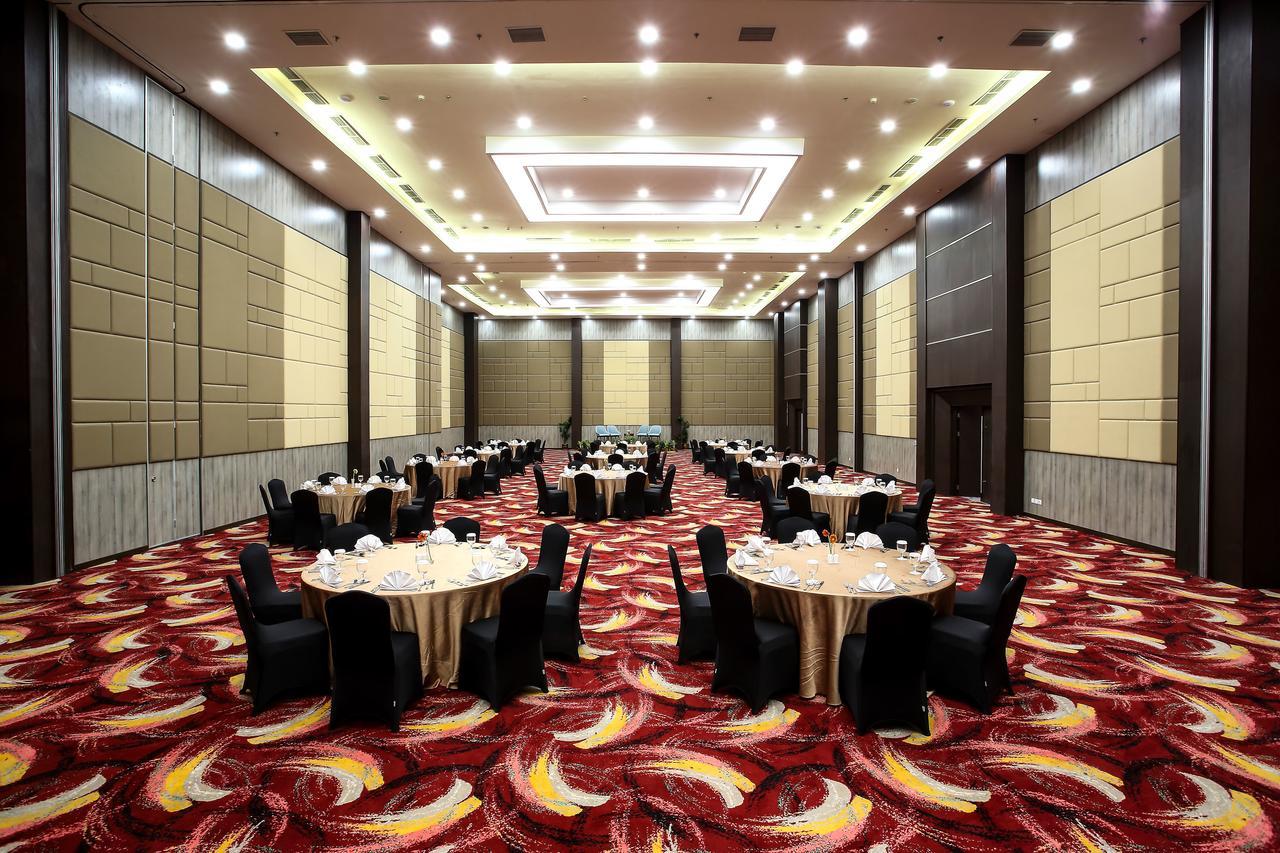 Bigland Hotel & Convention Sentul Bogor Ngoại thất bức ảnh
