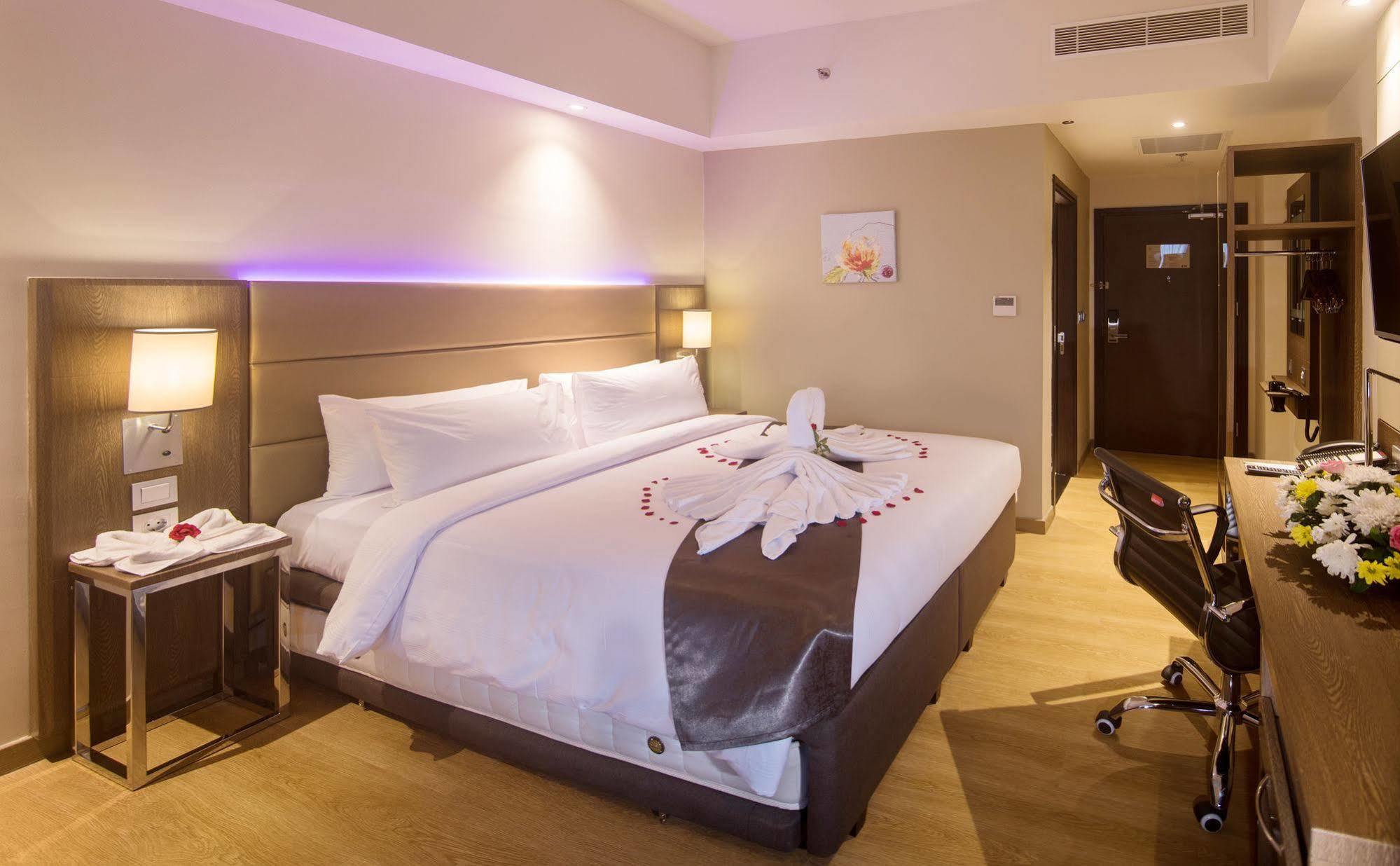 Bigland Hotel & Convention Sentul Bogor Ngoại thất bức ảnh