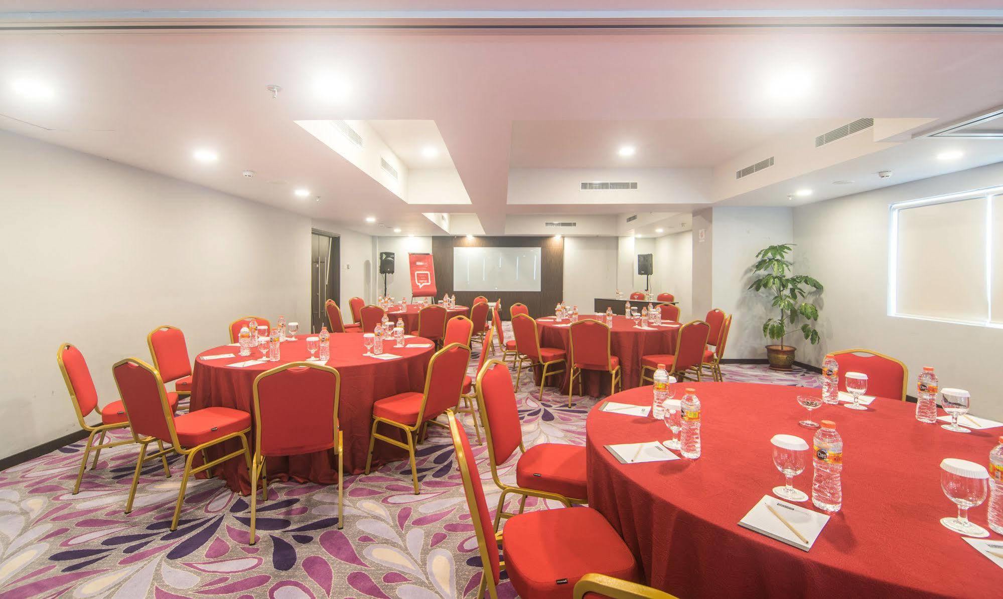 Bigland Hotel & Convention Sentul Bogor Ngoại thất bức ảnh