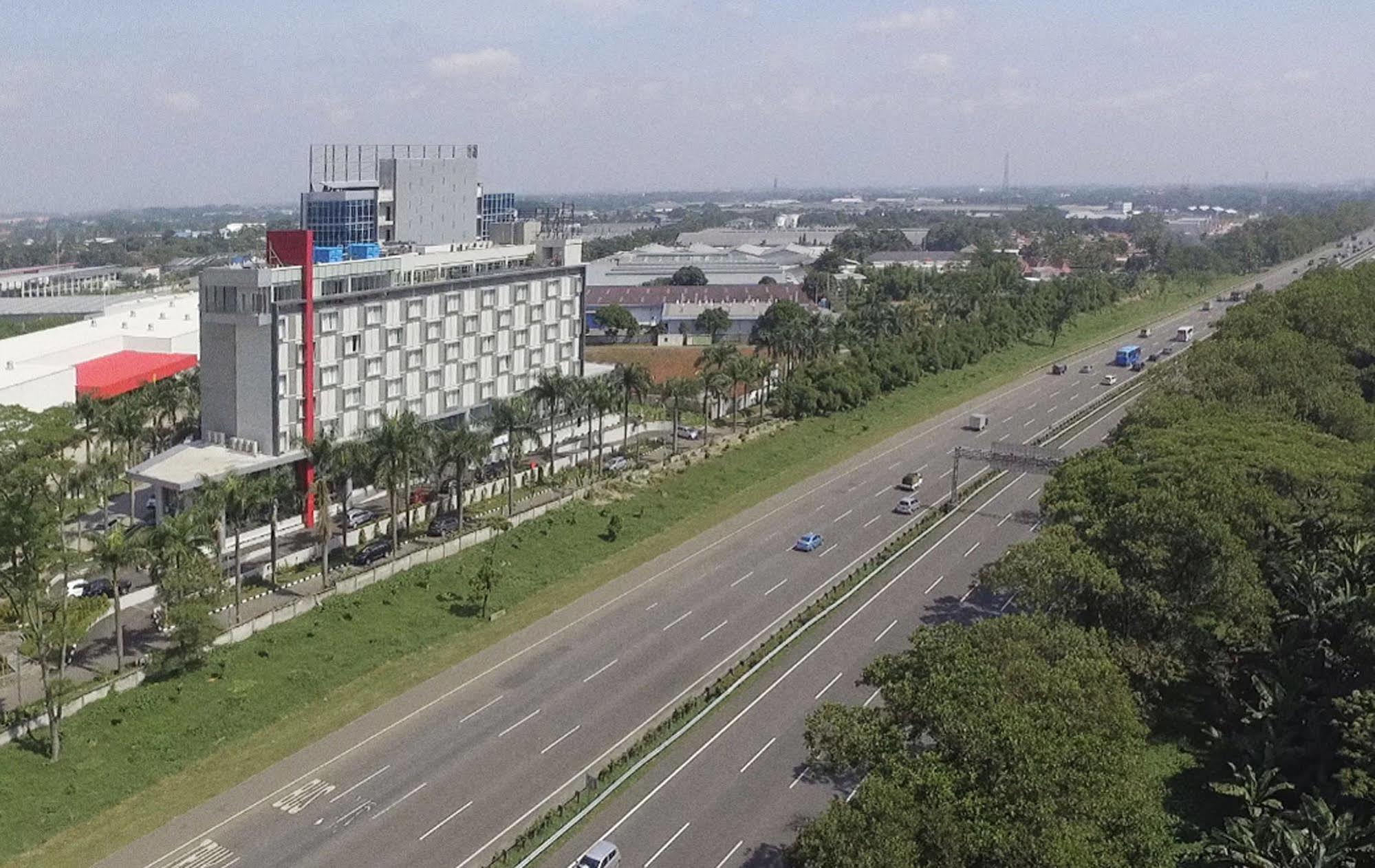 Bigland Hotel & Convention Sentul Bogor Ngoại thất bức ảnh